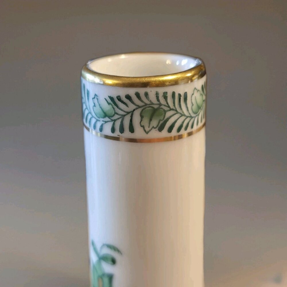 Herend Hungary Porcelain Chinese Bouquet Green 8” Vase Hand Painted w/ Gold Trim - Picture 3 of 8